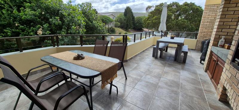 To Let 4 Bedroom Property for Rent in Hersham Western Cape